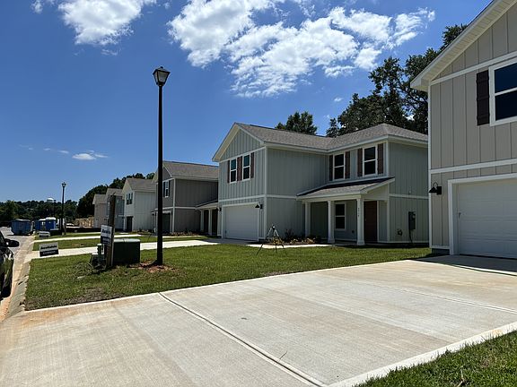 2nd image of 4943 Valor Ct