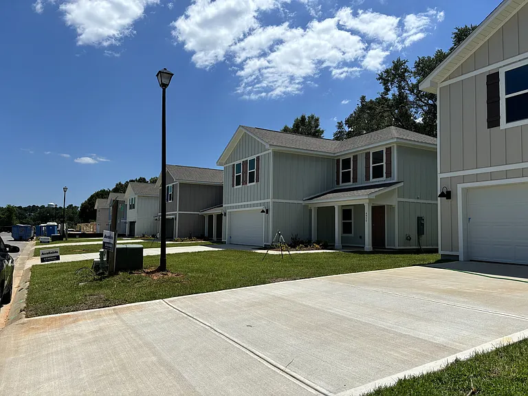 4943 Valor Ct — Photo 2