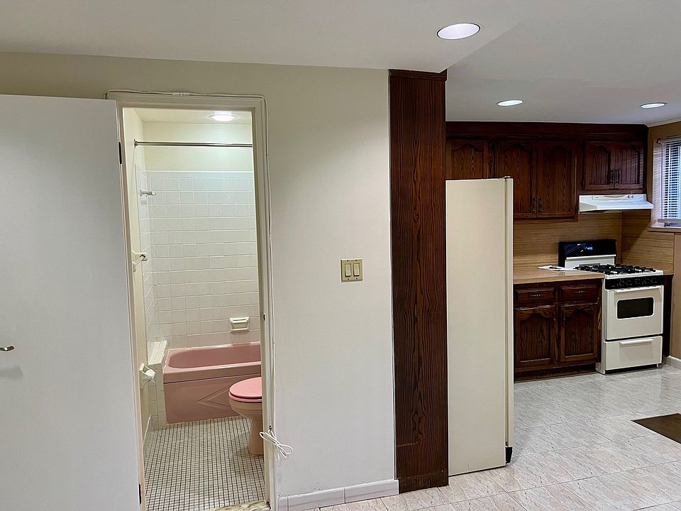 2nd image of 6257 65th St Floor 1