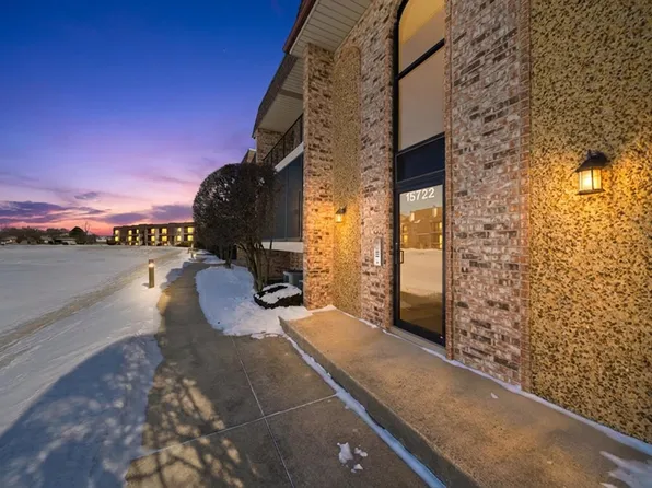 15722 Foxbend Ct APT 2N, Orland Park, IL 60462