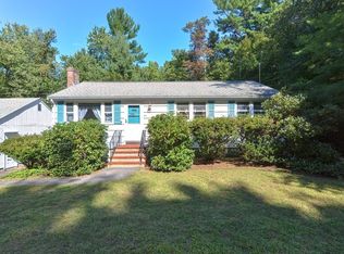 27 Lafayette Ln, Norfolk, MA 02056