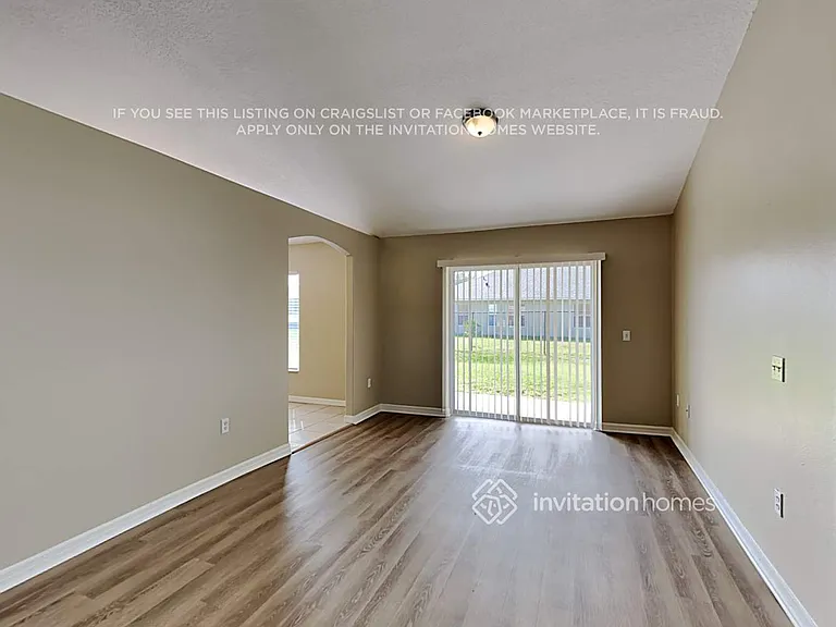 327 Huron Dr — Photo 4