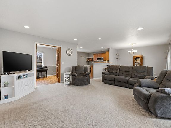 5th image of 205 Random Rd