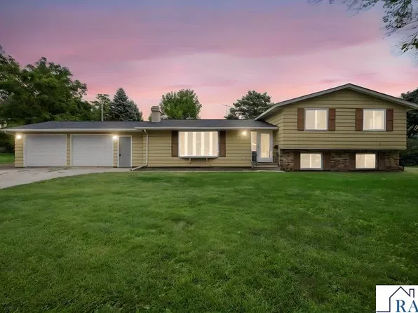 401 3rd Ave SE, Mapleton, MN 56065