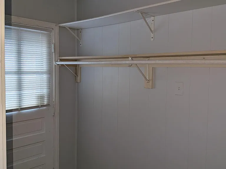 607 Hevey St #1R — Photo 7