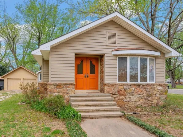 319 N Michigan St, Oxford, KS 67119