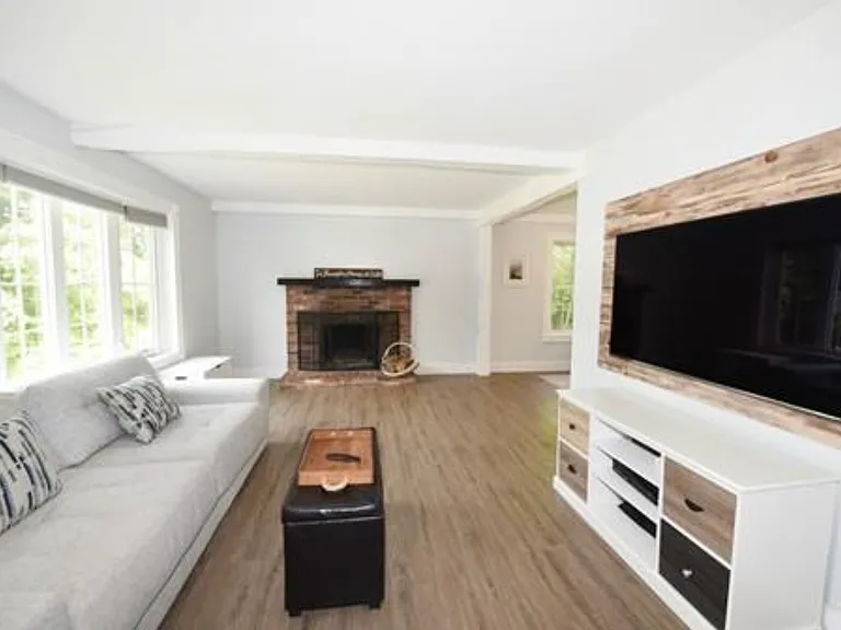 27 Donnellan Cir — Photo 3