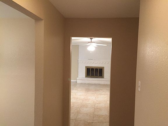 3rd image of 108 Brook Hollow Dr