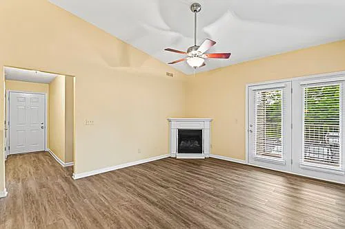 2 bed, 1100 sqft, $1,500 — Photo 1