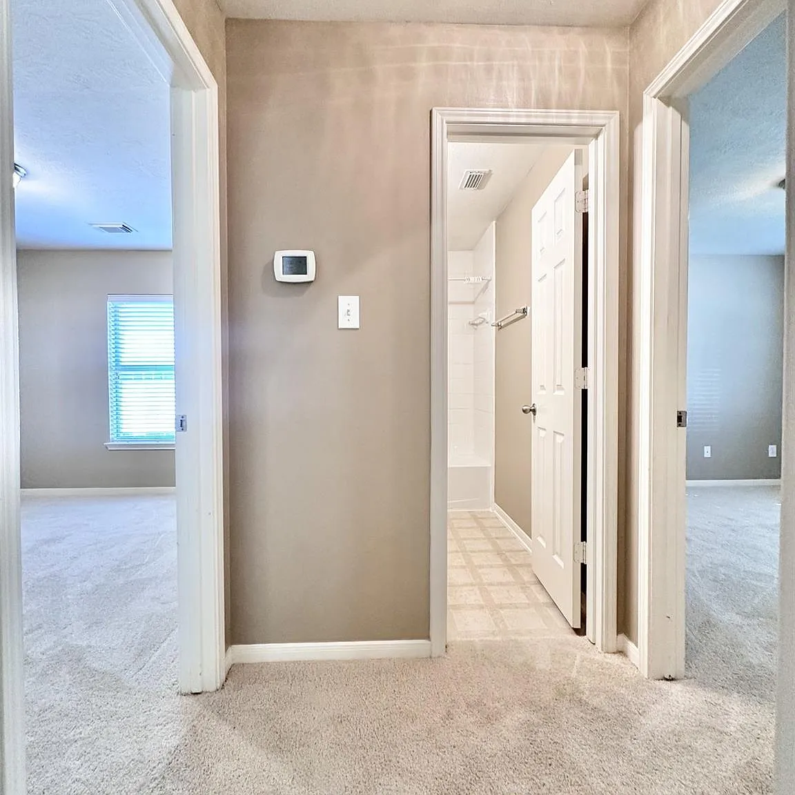3 bed, 2.0 bath, 1468 sqft, $1,850 — Photo 3