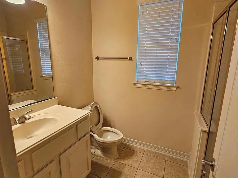 3218 Waters Edge Dr — Photo 37