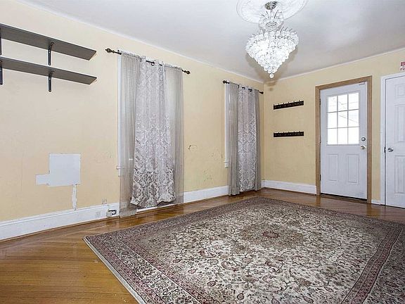 4th image of 89-92 216th St.