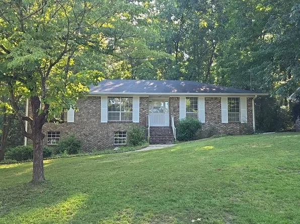 220 Navajo Pines Dr, Alabaster, AL 35007