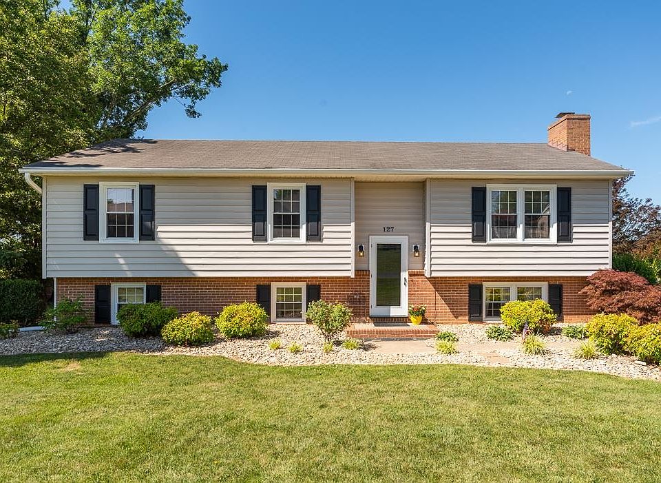 1st image of 127 Skyview Cir