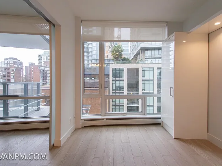 1283 Howe St #701 — Photo 21
