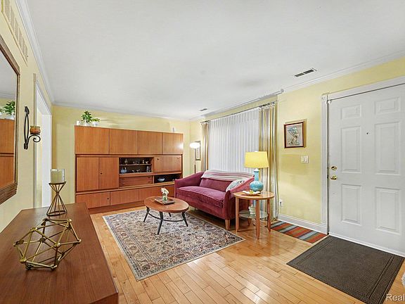 5th image of 40861 Highpointe Dr