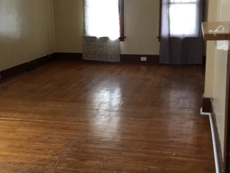 221 Sprenger Ave — Photo 3