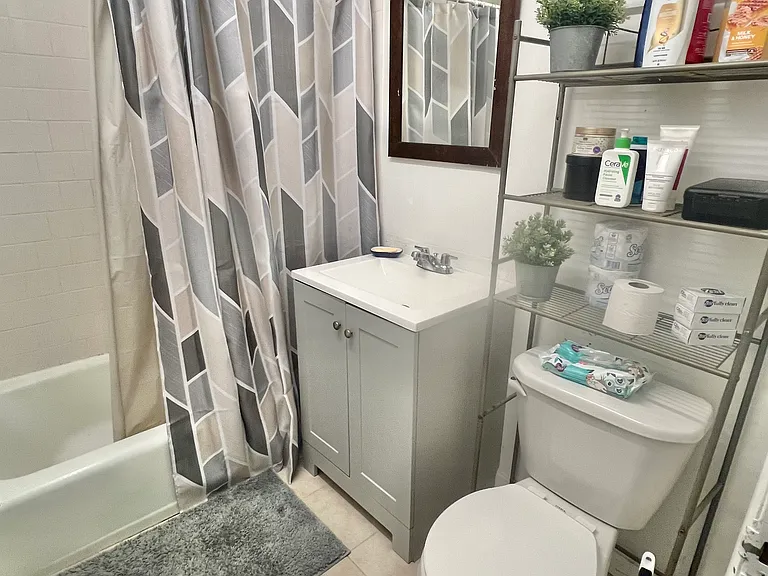 2 Shrewsbury Green Dr #I — Photo 21