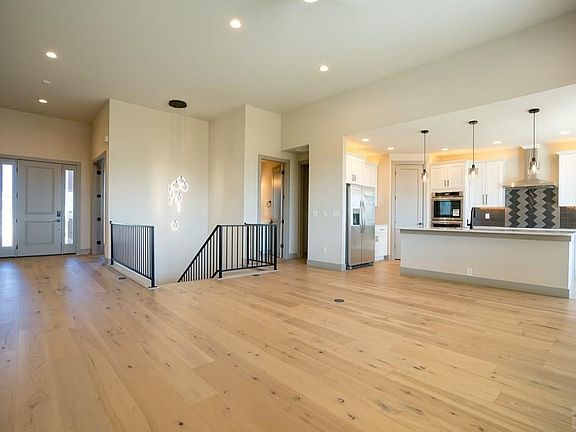 3rd image of 1910 Cuchara Dr