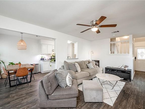 4th image of 3503 Larchmont Cv #A