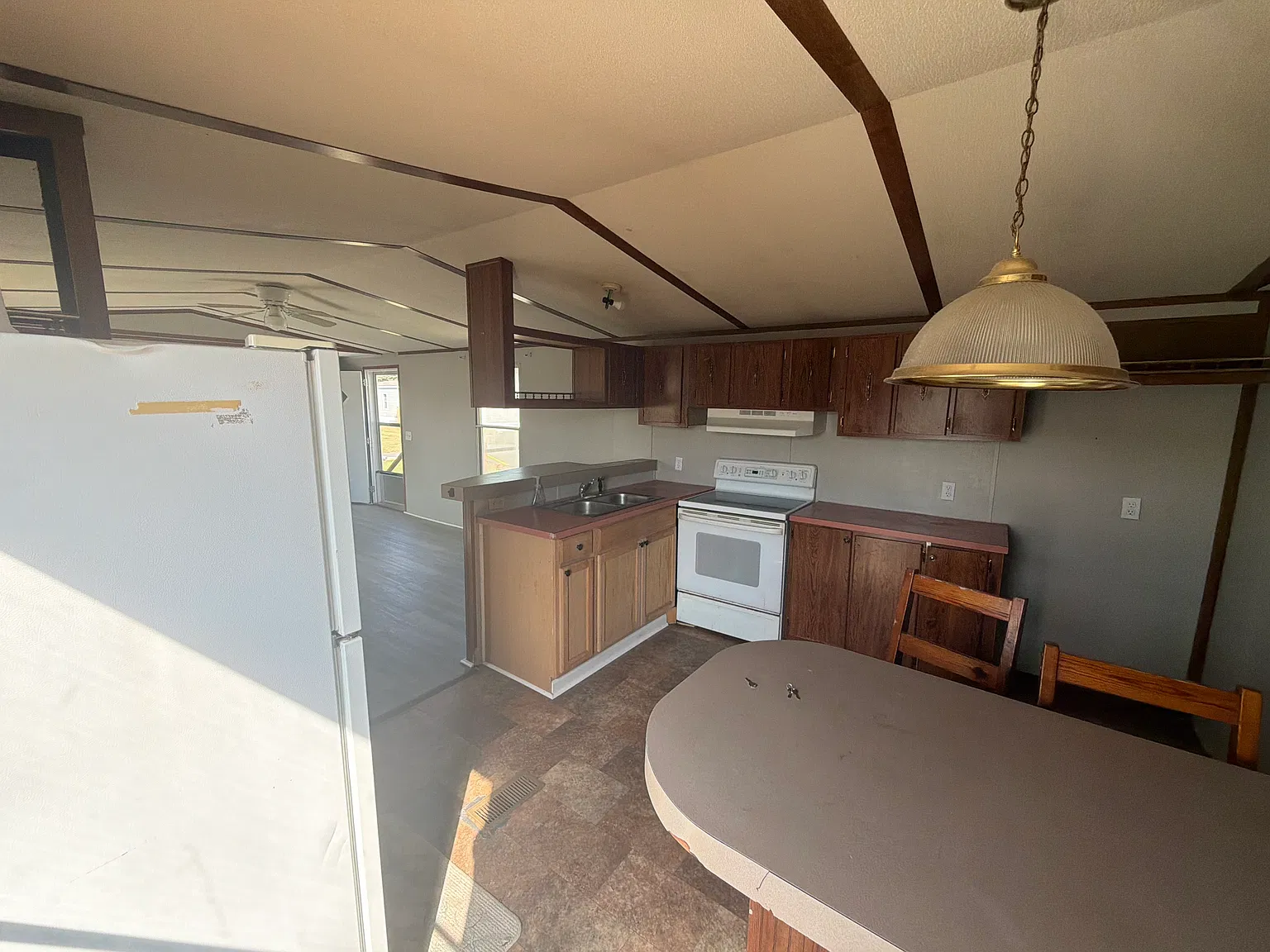2 bed, 800 sqft, $1,200 — Photo 3