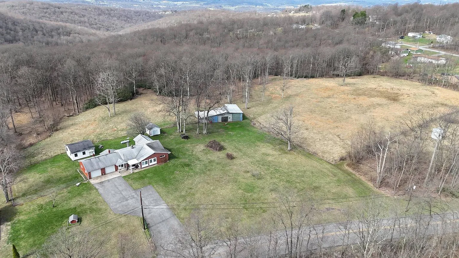 2104 Summers School Rd photo 1