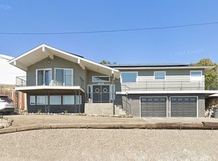 308 W Riverside Dr, Sunnyside, WA 98944