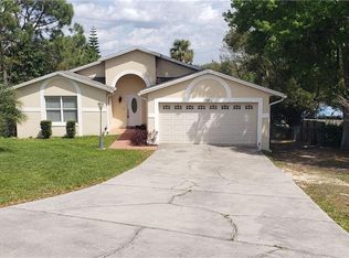 909 Valentina Dr, Dundee, FL 33838