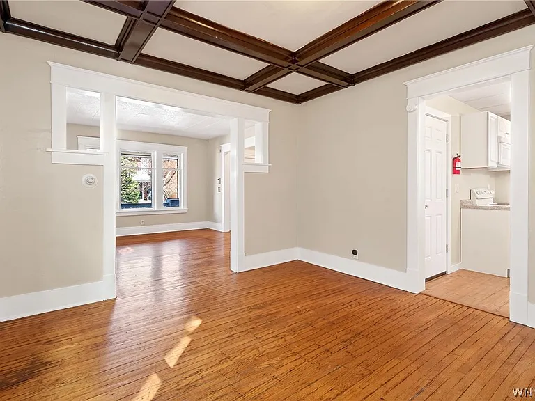 76 Vernon Pl #LOWER — Photo 7