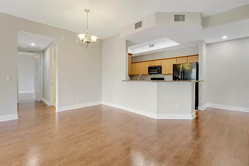 10440 SW Stephanie Way Photo 1