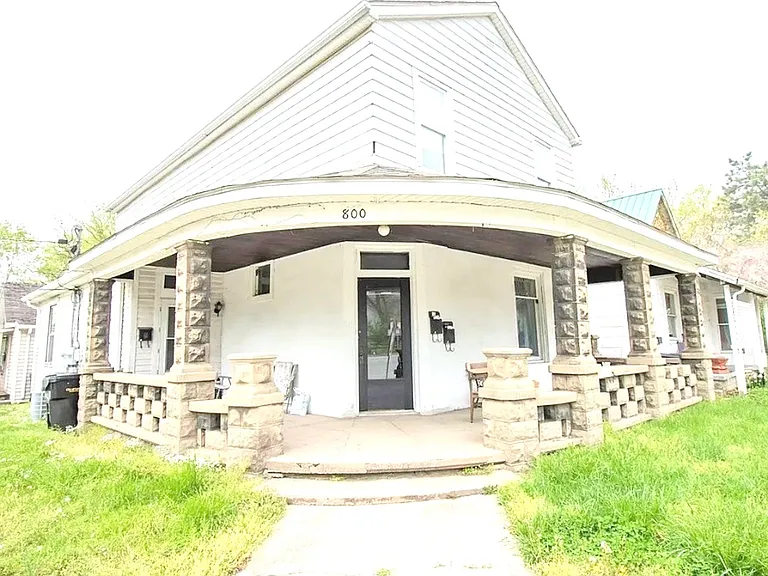 800 N 8th St #2 — Photo 1