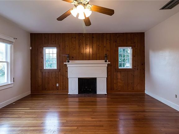 5th image of 1119 E Edgewood Dr