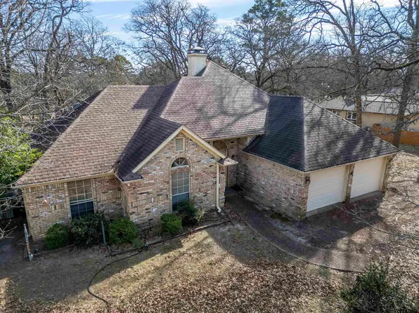 976 Greenbriar Trl, Holly Lake Ranch, TX 75765