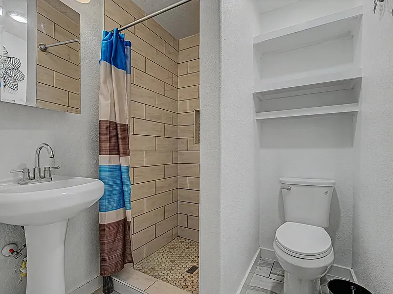 8159 Glenhollow Dr — Photo 16