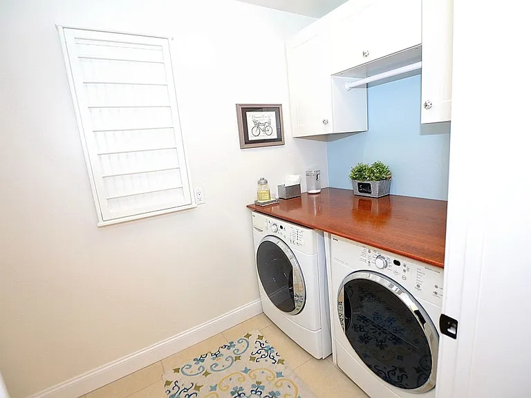 135 E Ave — Photo 21