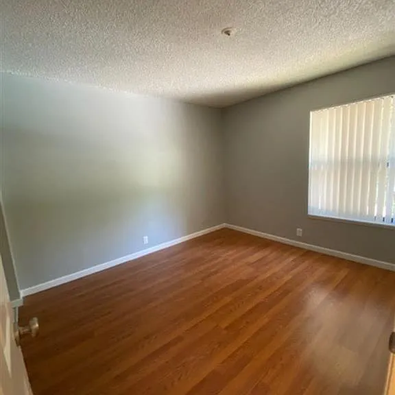 McDouall Apartments — Photo 2
