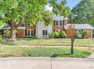 216 Trailtop Ct, Chesterfield, MO 63017