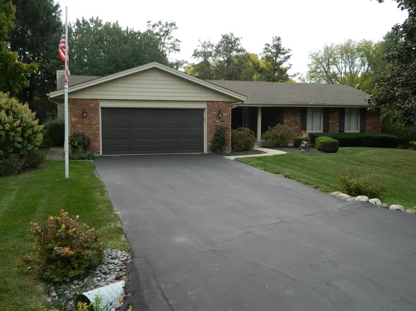 6135 Lippincott Ln, Rockford, IL 61107