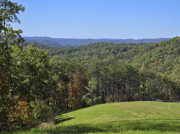 795 War Ridge Rd, Wayside, WV 24985