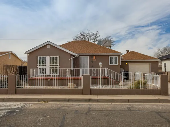 637 57th St NW, Albuquerque, NM 87105