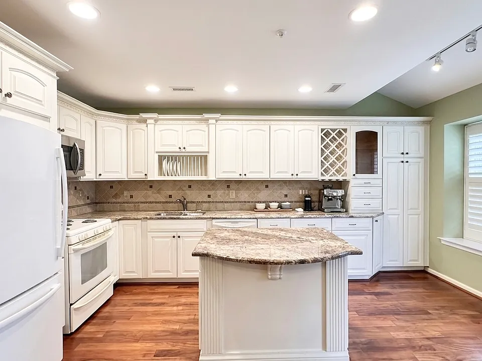 2607 Virginia Ln