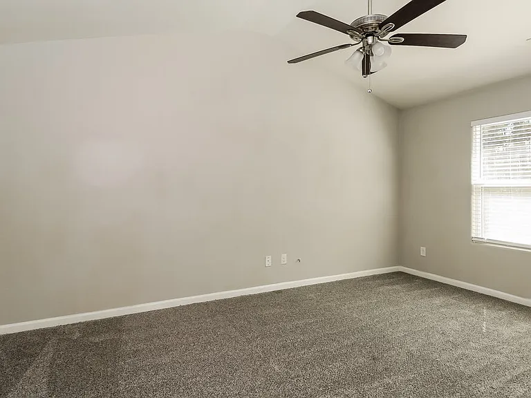 2541 Meadow Crossing Dr — Photo 10