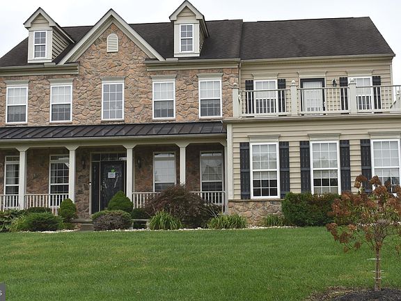 2nd image of 310 Blue Heron Ct