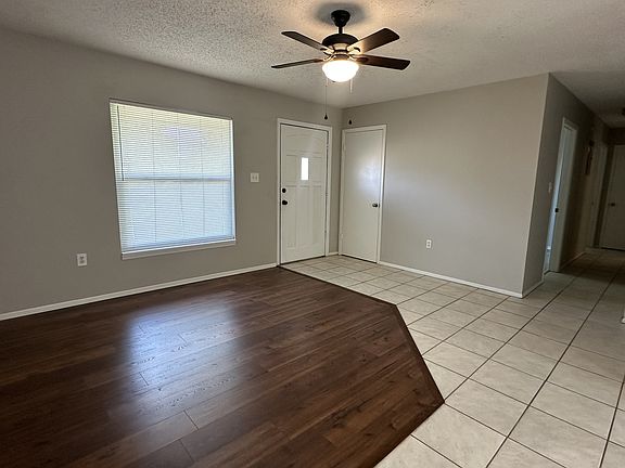 3rd image of 425 Fern Ave