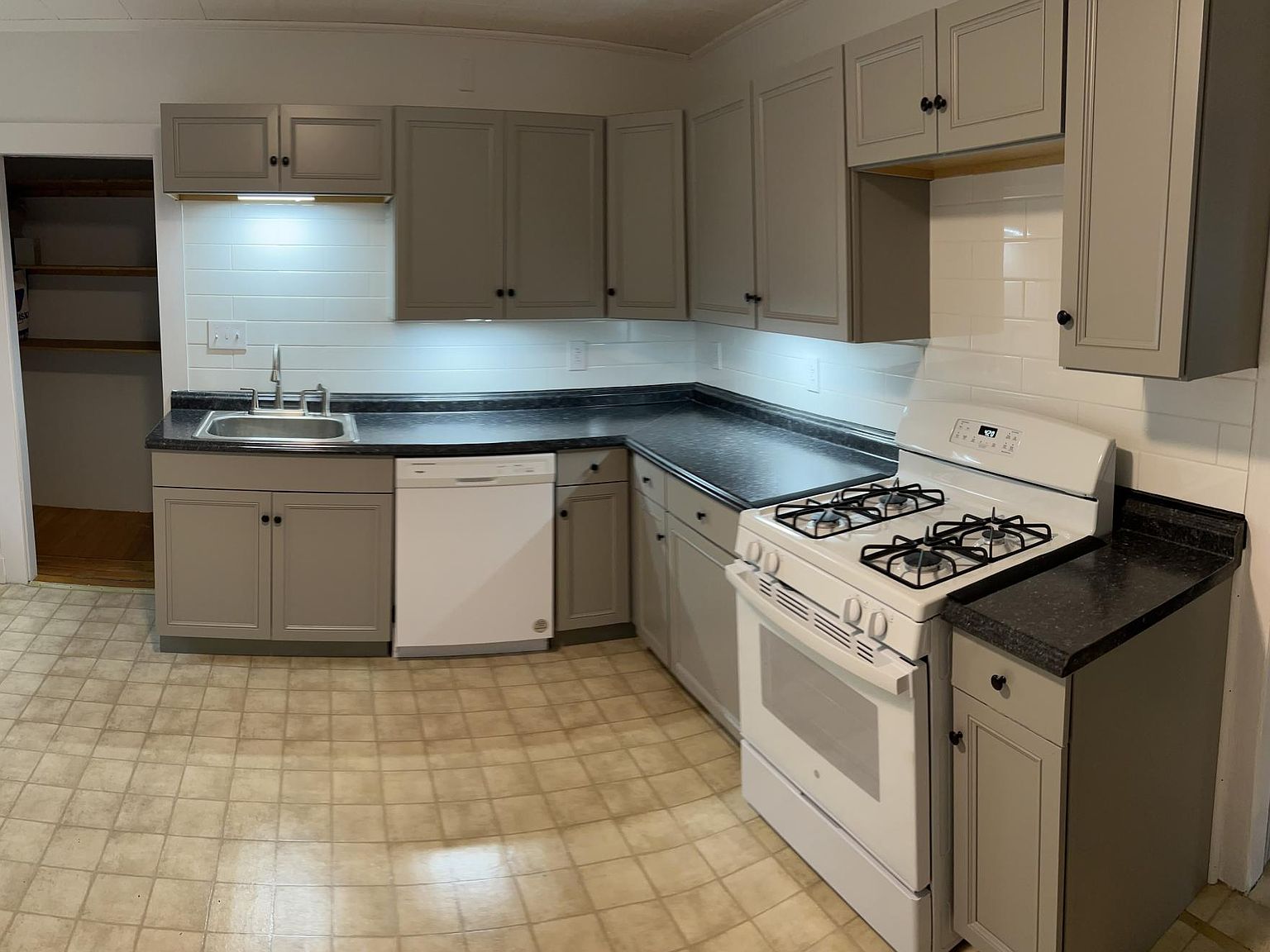 14 Southwick St FLOOR 2, Middleboro, MA 02346 Zillow