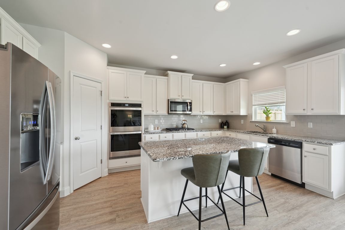 Killian Manor Dr-0206-027.jpg