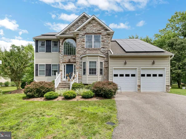 4010 Honeysuckle Dr, Edgewater, MD 21037