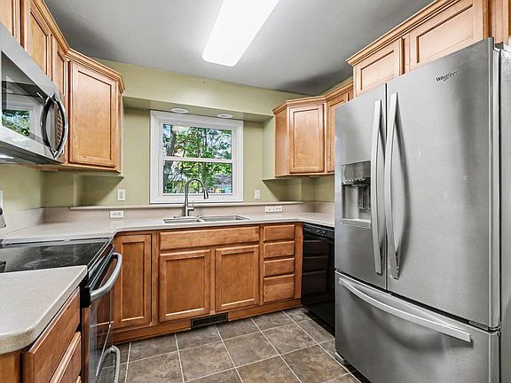 3rd image of 5699 Lamplighter Ln