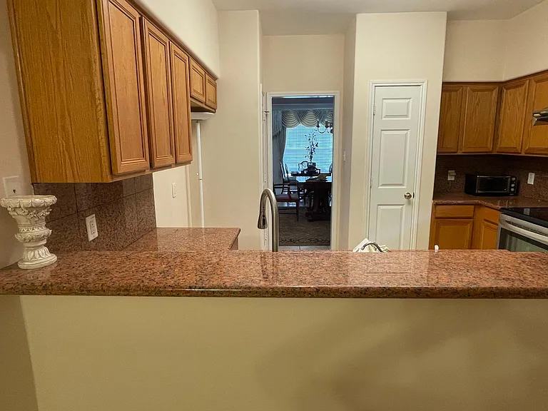 6853 Turtlewood Dr — Photo 17