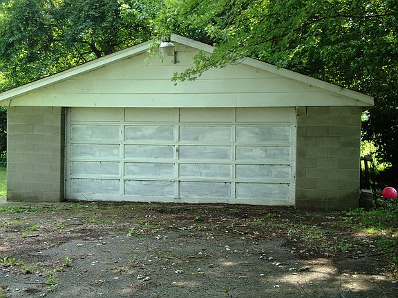 4th image of 9301 Dempley Ave
